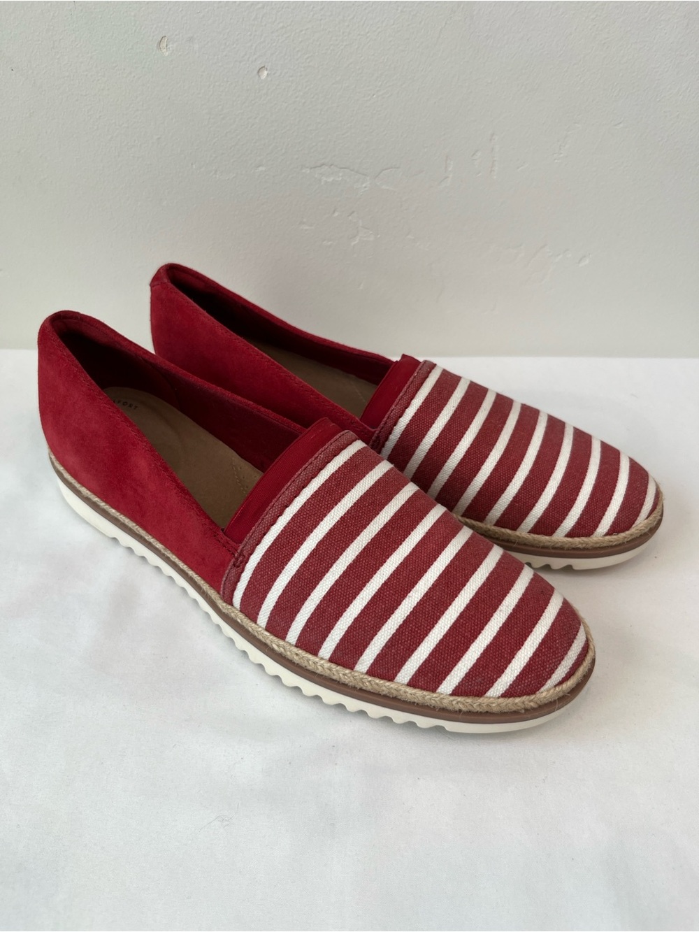 Clarks Serena Paige Slip On Shoes Red White Striped Canvas Suede Womens Size 10M